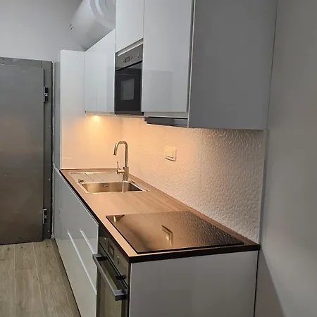 Memento With Private Bathrooms & Shared Kitchen Lubiana