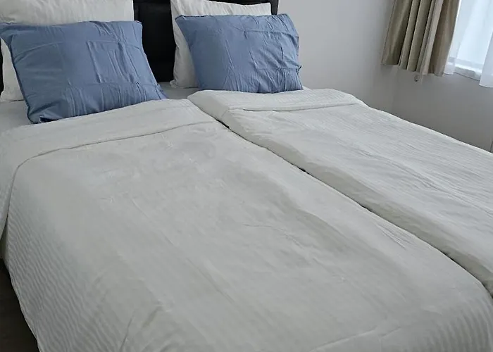 Memento With Private Bathrooms & Shared Kitchen * 류블랴나